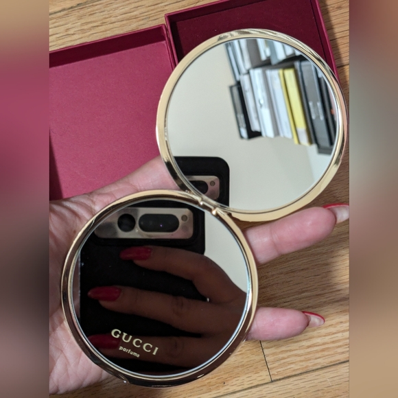 NEW IN BOX GUCCI PARFUMS GUCCISSIMA GG DUAL COMPACT MIRROR - Picture 6 of 7